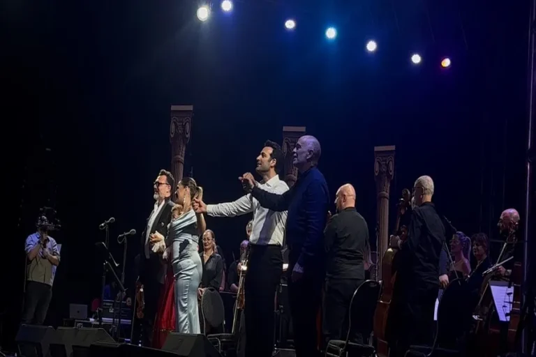 Rame Lahaj & Friends përmbyllin plot emocione koncertin madhështor në Prishtinë