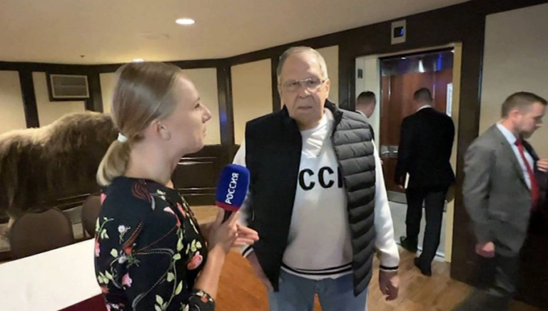 Shkoi në Alaskë me bluzën e Bashkimit Sovjetik, Lavrov: Rubios i pëlqeu
