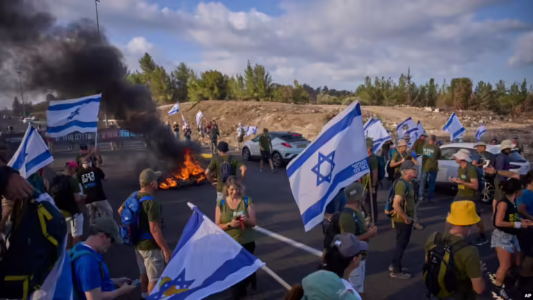 Protestuesit në Izrael kërkojnë armëpushim në Gazë dhe lirim pengjesh