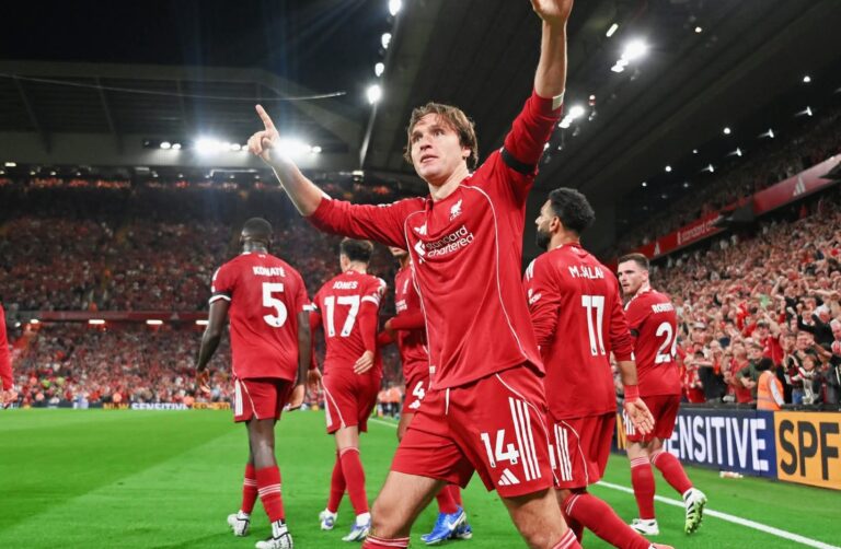 Liverpooli nis mbrotjen e titullit me fitore, Chiesa hero për “The Reds”