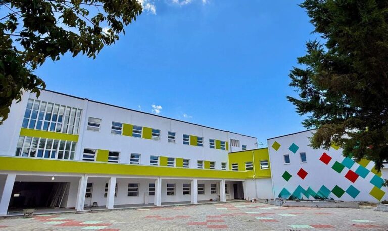 Kryeministri Rama: Gjimnazi “Jani Nushi” në Lushnjë rihap dyert në shtator me kushte moderne