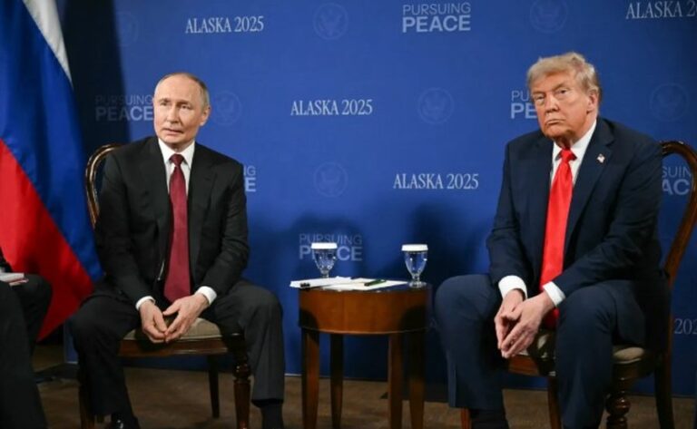 Bota sytë nga Alaska, mbyllet takimi Trump-Putin. Zgjati 3 orë