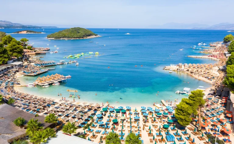 Mdia spanjolle: Nga jugu bregdetar te qytetet muze, Shqipëria pushton hartën turistike të Evropës
