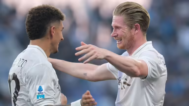 Napoli e nis mbarë mbrojtjen e titullit, shënon edhe De Bruyne