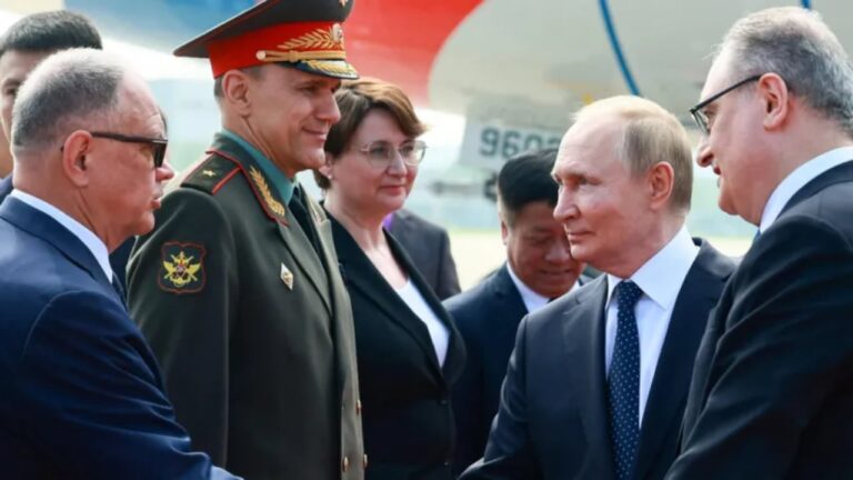 Samiti historik i sigurisë mes tensioneve me SHBA-në dhe përplasjeve globale, Putin dhe Modi mbërrijnë në Kinë