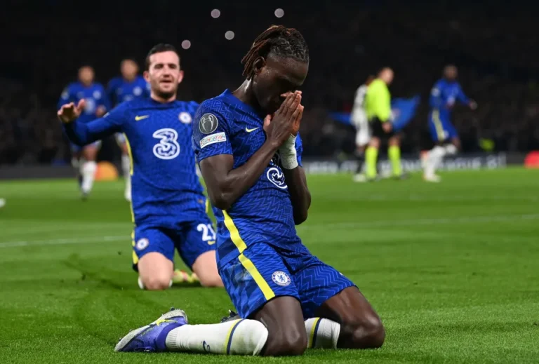 Mbrojtja e Interit “fut ujë”, Chivu hedh vështrimin nga Chalobah