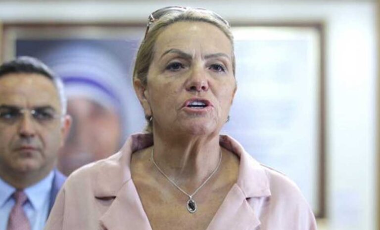 Time Kadrijaj e AAK: Albin Kurti nuk i ka numrat për Qeverinë, Basha duhet të jap dorëheqje