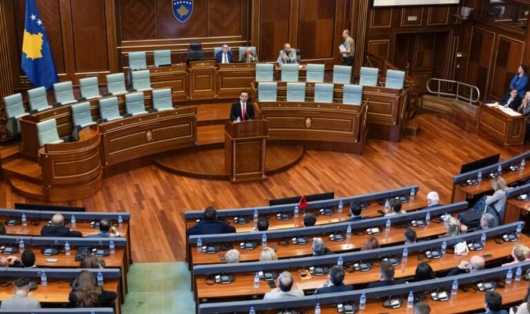 Ndërpritet seanca konstituive në Kosovë