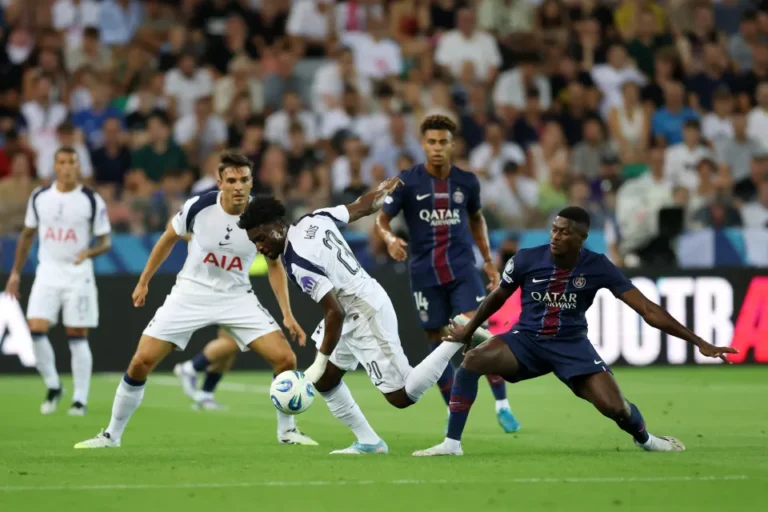 UEFA mendon një format të ri për finalen e Superkupës, me 4 ekipe dhe të luhet në SHBA