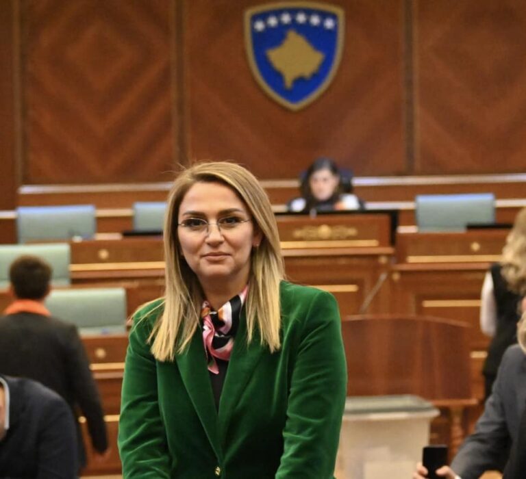 Nuk votoi Donika Gërvallën, deputetja sqaron pse mori hak ndaj koleges