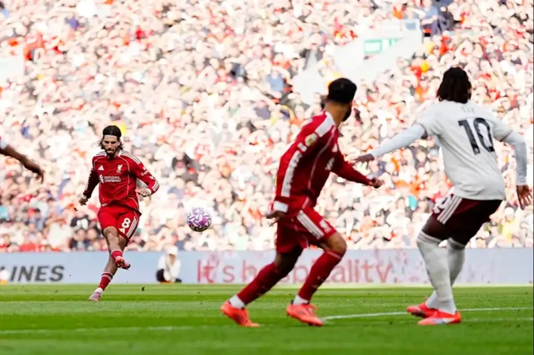 Liverpooli fiton supersfidën ndaj Arsenalit, vendos një gol i Szoboszlai