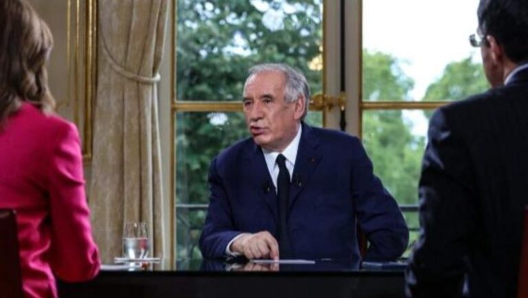 Qeveria rrëzohet me votëbesim