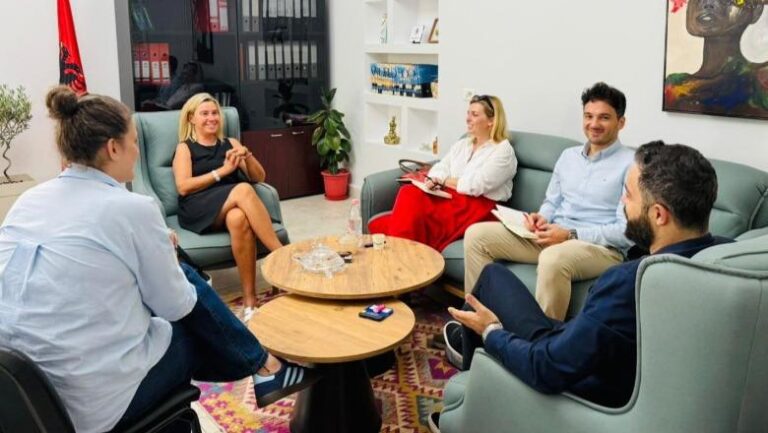 Federica Mogherini në Tiranë: Takim kyç me Rezidencën Studentore Nr.1 për partneritete akademike