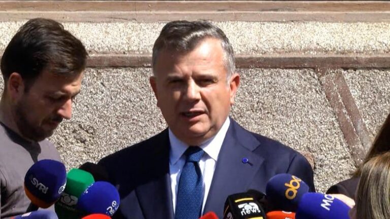 Akuzat e opozitës për strukturën e re të Kuvendit, Balla: S’mund të konsultoheshim kur nuk ishte mbledhur Parlamenti
