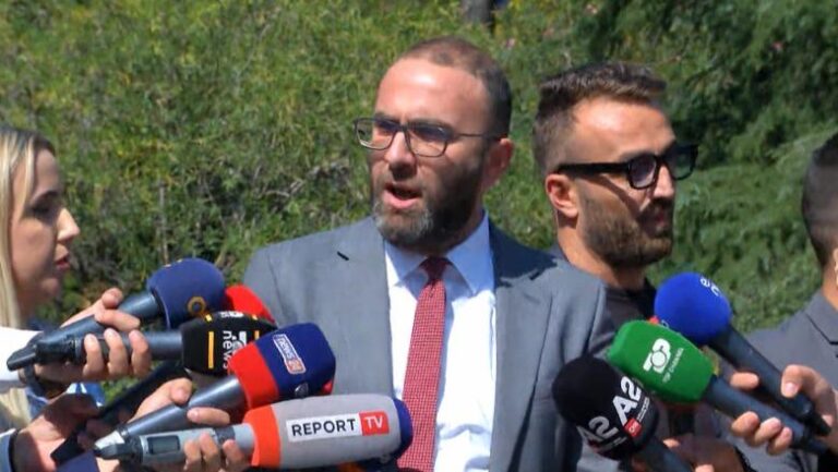 PD mbledhje urgjente në seli pas votimit të PS në Kuvend