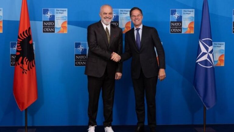 Rama takim me sekretarin e NATO-s në Bruksel