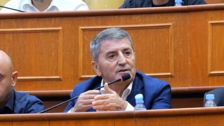 Bregasi: Nuk po i bëjmë gjyqin Veliajt, seanca është mbledhje normale