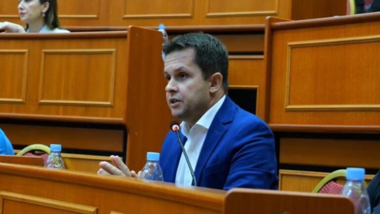 Alimehmeti: Ka 100 arsye se pse duhej shkarkuar Veliaj