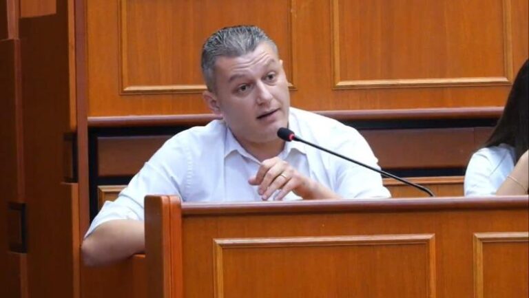 Këshilli Bashkiak i Tiranës, befason anëtari i PS: Ne jemi delet e qytetarëve