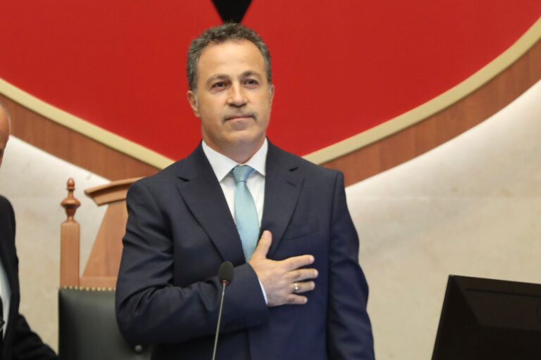 Niko Peleshi merr drejtimin e Kuvendit me 84 vota pro: Të vendosim një standard të ri
