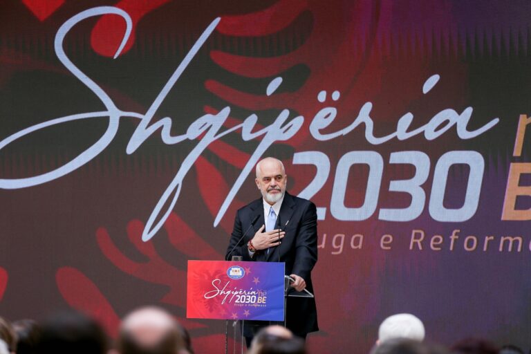 Dokumentar i radios “Europa e Lirë”: “Edi nga Tirana”, si e fitoi Shqipëria simpatinë e BE-së?”