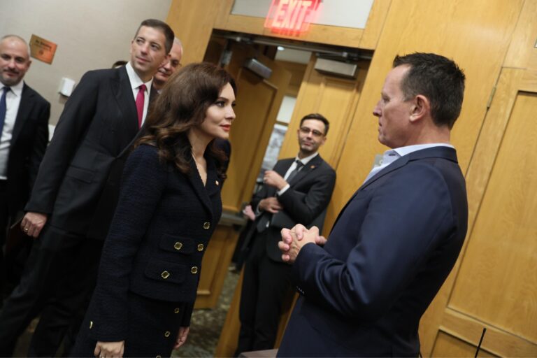 Ministrja Spiropali takohet me Richard Grenell në New York: Rikonfirmuam aleancën e palëkundur të Shqipërisë me SHBA