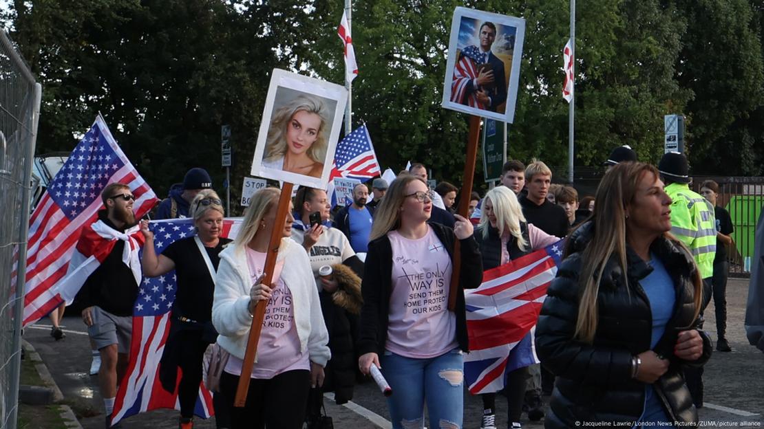 Pamje nga një protestë e datës 12.09.2025 para hotelit Delta Marriott Hotel që strehon refugjatë.Fotografi: Jacqueline Lawrie/London News Pictures/ZUMA/picture alliance