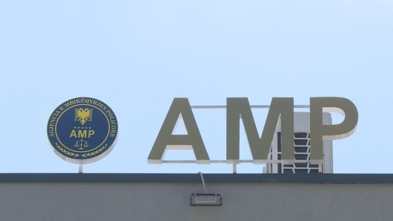 Në timon nën efektin a alkoolit, AMP arreston punonjësin e policisë
