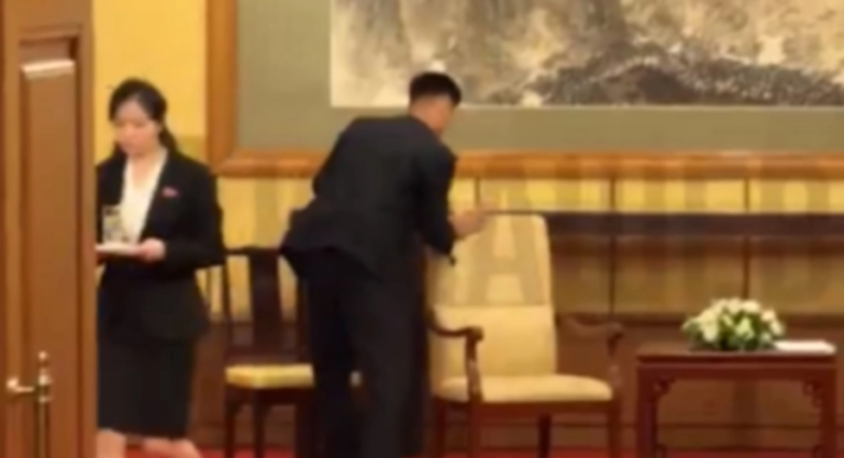 Kim s’i beson as mikut, stafi zhduk gjurmët e ADN-së nga dhoma pas takimit me Putin