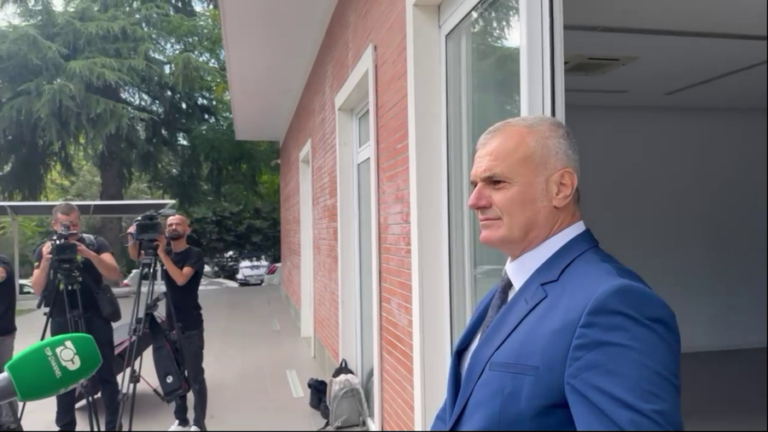 Leskaj kundër zgjedhjes së Bardhit si kreu i grupit parlamentar të PD: Berisha gaboi rëndë