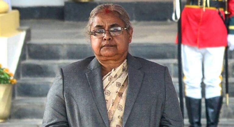Kthehet qetësia në Nepal, gjykatësja betohet si kryeministre