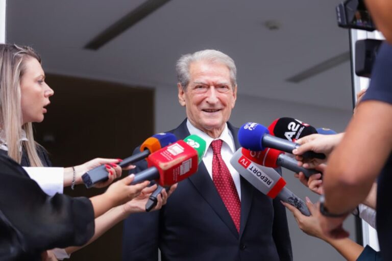 PS me Manastirliun për Tiranën, Berisha pyetet për Alimehmetin: PD ka figura, personalitete të shquara