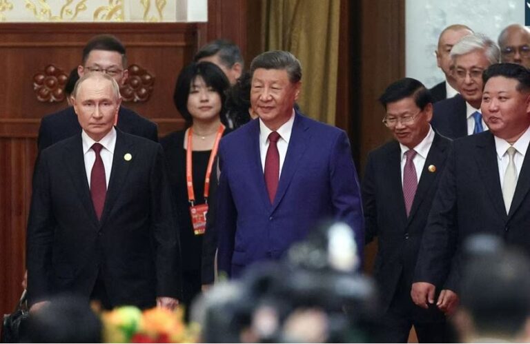 Trump i drejtohet presidentit kinez: Përcillni përshëndetjet e mia për Putinin dhe Kim Yong që po bashkëpunojnë kundër SHBA!