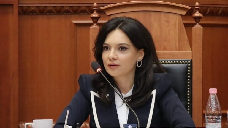 Elisa Spiropali për protestën: Kollaj t’u sillesh rrotull protestave të sotme me fjalë boshe dhe konspiracione