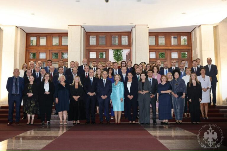 FOTO/ Presidenti Begaj: Ambasadorët, arkitektë të marrëdhënieve të reja dhe mbrojtës të interesave kombëtare