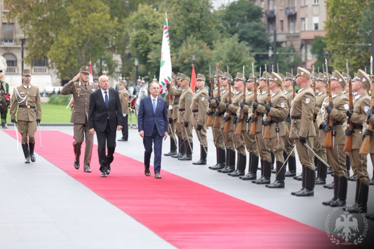 FOTO/ Begaj pritet në takim nga presidenti i Hungarisë. Në fokus BE dhe siguria në rajon