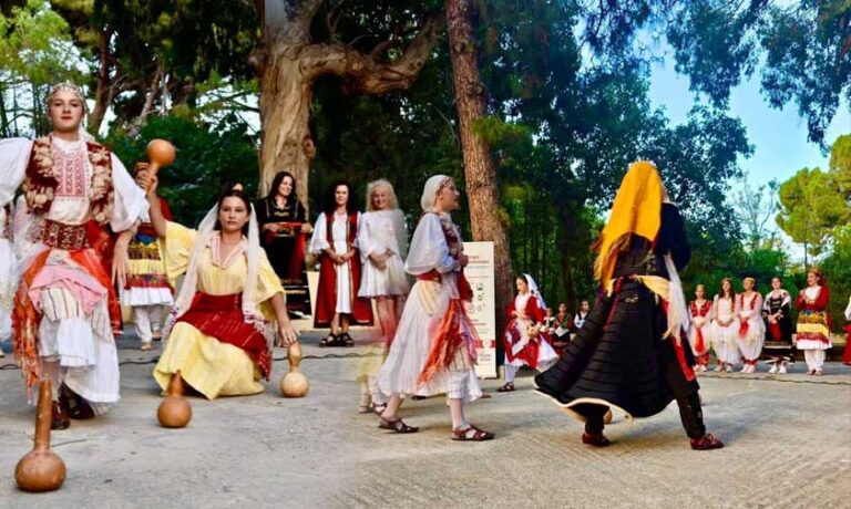 Lezha e traditave dhe artit në Rethimno të Greqisë, vallet shqiptare pushtojnë skenën ndërkulturore helene