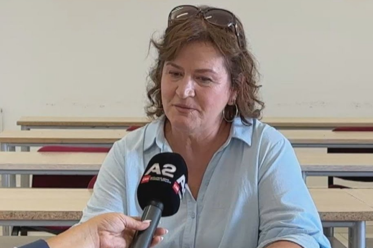 Ëndrra e rinisë realitet në moshën 55-vjeçare, studentja: Nuk është akoma vonë për të filluar diçka