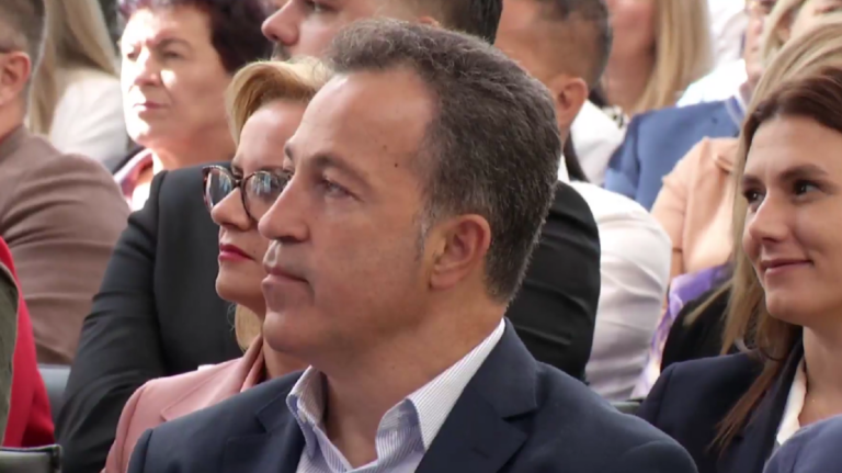Niko Peleshi merr drejtimin e Kuvendit, Balla rikthehet si kreu i grupit parlamentar i PS-së