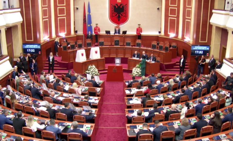 PS propozon Niko Peleshin, nis votimi i fshehtë për zgjedhjen e Kryetarit të Kuvendit. Opozita bojkoton