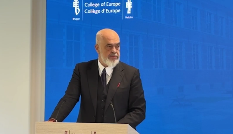 Rama flet në Kolegjin e Europës në Bruzh: Falë Zotit, ekziston BE-ja