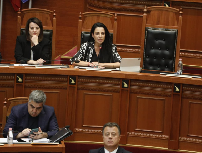Raporti nga DASH për Shqipërinë, Balluku: Ju keni kryetarin non-grata, është për ju Bibël apo jo?