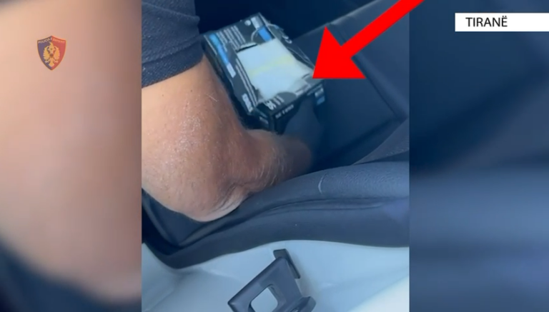 I riu kapet në autostradën Tiranë-Durrës me mbi gjysmë kilogrami kokainë