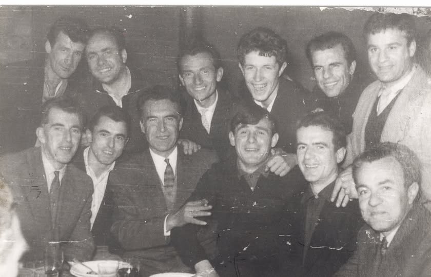 Kole Gjoni, Lin Simoni, Angjelin Nenshati, Nazmi Kryeziu, Buto Smaja, Mico Papadhopulli Prenke Jakova, Asim Mujaxhi, Loro Boriçi, Panajot Pano, Jonuz Teli,  e..?
Viti 66 - 67   foto Ded Jakova