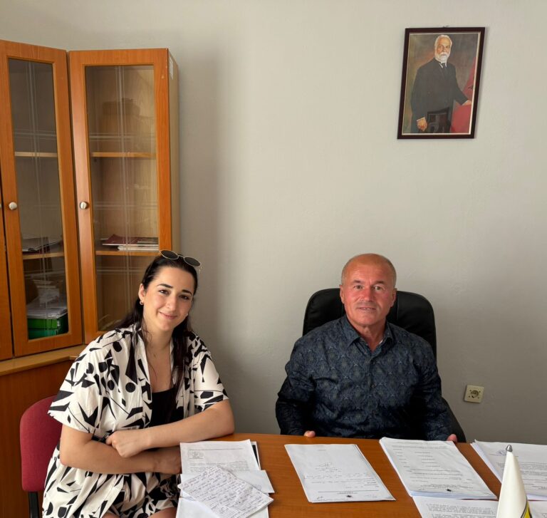 Rrugëtimi i drejtuesit të Kuçovës: Pengjet e së shkuarës, frymëzimi për vizionin e së ardhmes