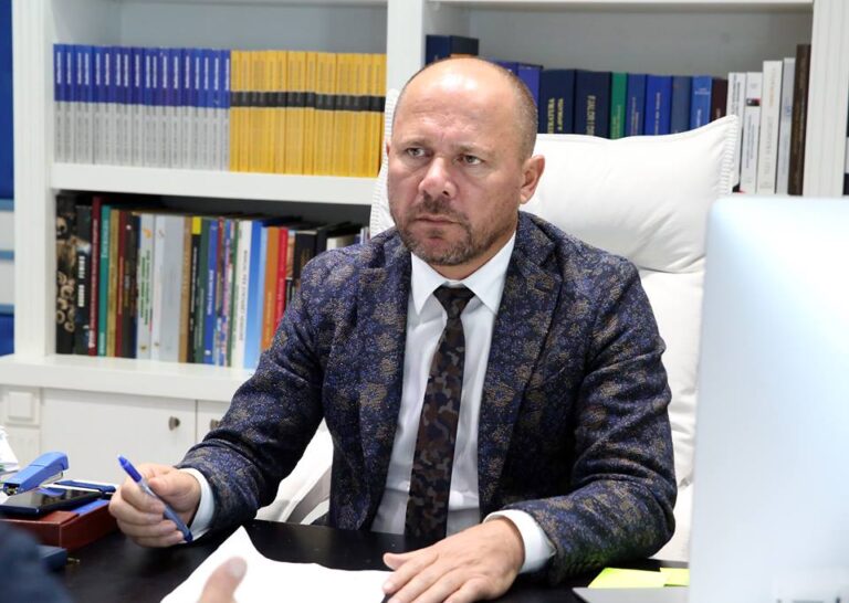 Deputeti Mziu: Në Europë shan Trumpin, ndaj Rama ka frikë të shkojë në SHBA