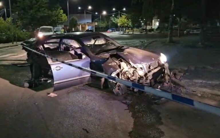 Aksident i rëndë në Kukës, plagosen dy të rinj, njëri në gjendje kritike për jetën