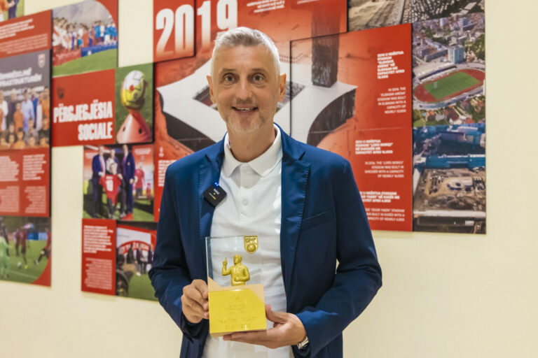 Gvozdenović shpallet trajneri i muajit gusht: Nuk e fitova i vetëm këtë trofe, por me stafin dhe lojtarët e mi!