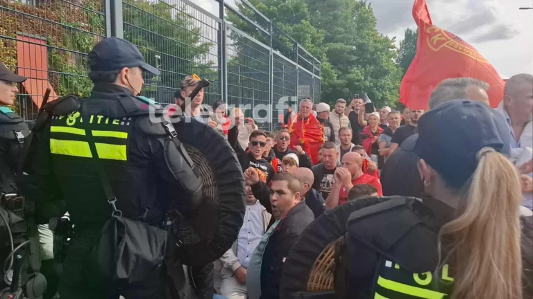Policia holandeze largon protestuesit shqiptarë para Gjykatës Speciale në Hagë