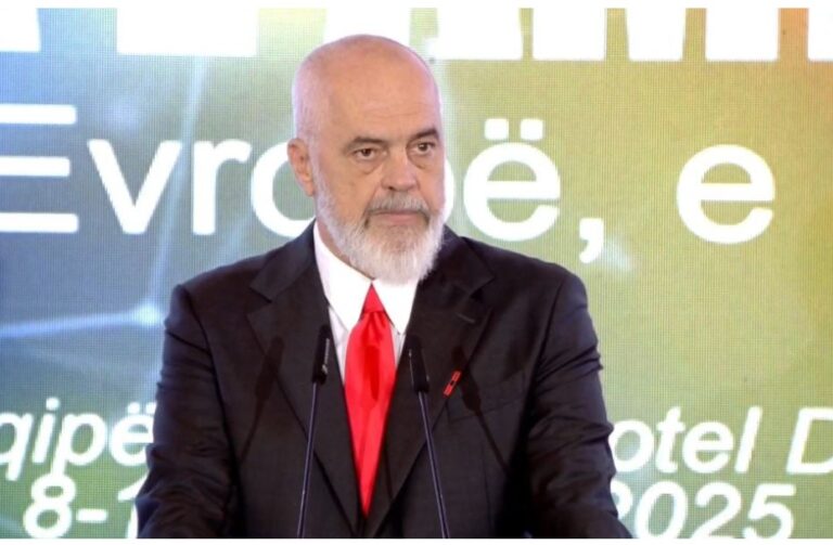 Rama me ambasadorët e Shqipërisë: Këto katër vite, nuk duhet humbur asnjë ditë për anëtarësimin në BE